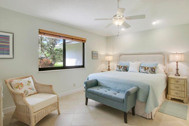 820 Club Drive, Palm Beach Gardens, FL 33418