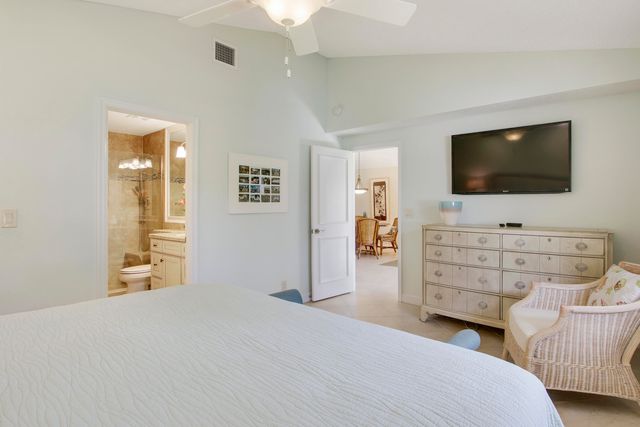 820 Club Drive, Palm Beach Gardens, FL 33418