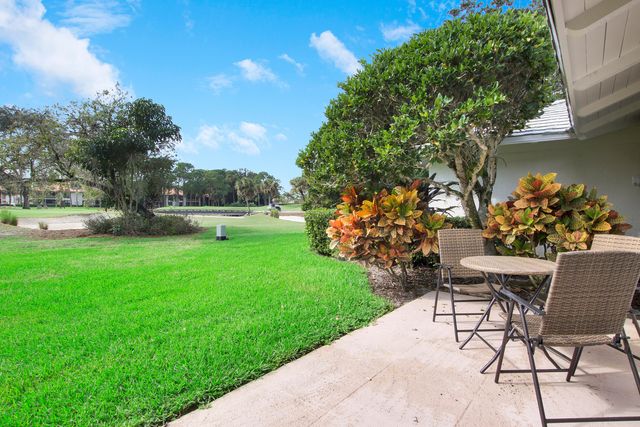 820 Club Drive, Palm Beach Gardens, FL 33418