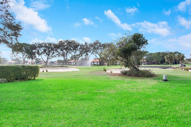 820 Club Drive, Palm Beach Gardens, FL 33418