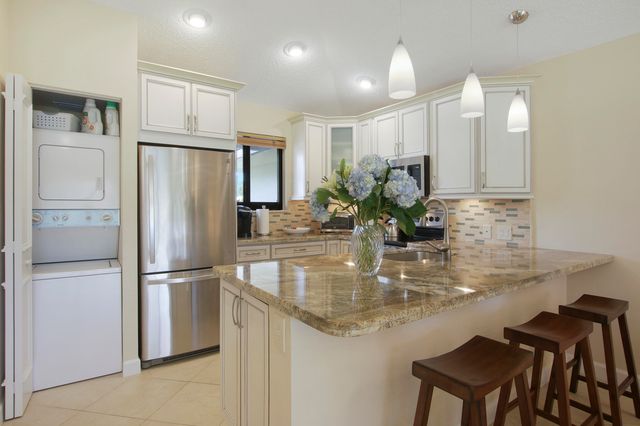 820 Club Drive, Palm Beach Gardens, FL 33418