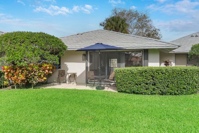 820 Club Drive, Palm Beach Gardens, FL 33418