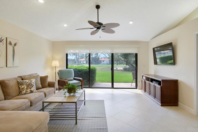 820 Club Drive, Palm Beach Gardens, FL 33418