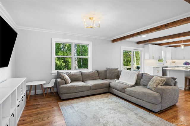 270 Nassau Road, Huntington, NY 11743