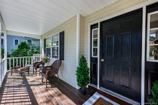 270 Nassau Road, Huntington, NY 11743