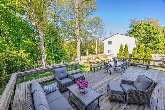 270 Nassau Road, Huntington, NY 11743