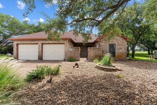 207 Highlands Dr, Rockport, TX 78382