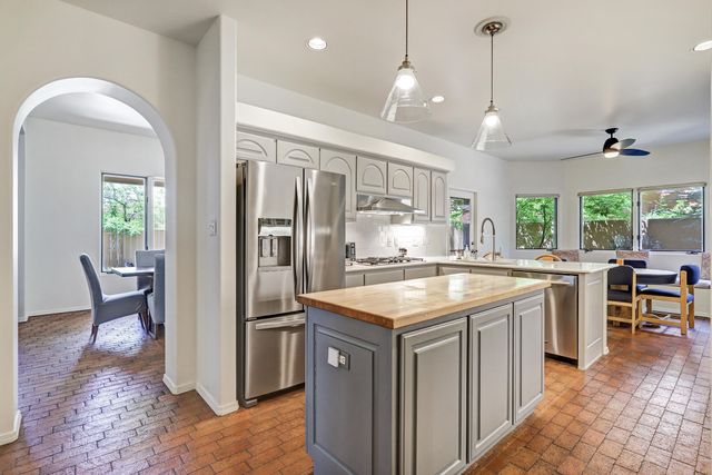 3004 Calle De Alamo NW, Albuquerque, NM 87104