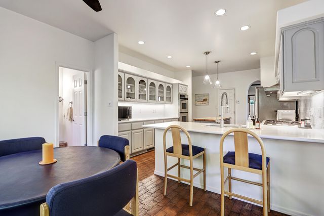 3004 Calle De Alamo NW, Albuquerque, NM 87104
