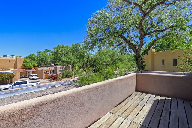 3004 Calle De Alamo NW, Albuquerque, NM 87104