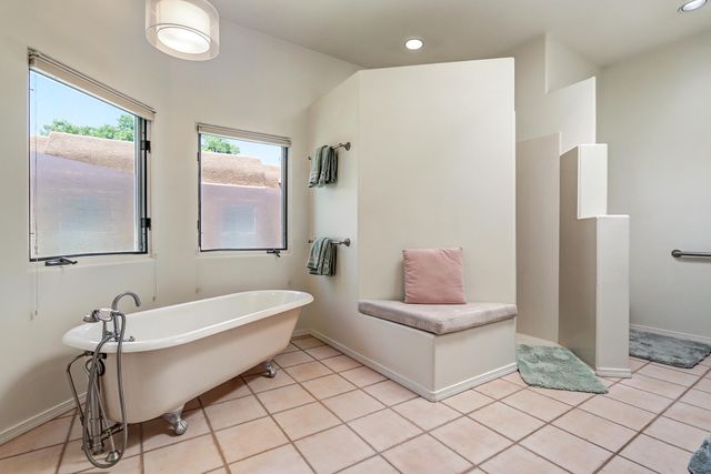 3004 Calle De Alamo NW, Albuquerque, NM 87104
