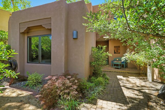 3004 Calle De Alamo NW, Albuquerque, NM 87104