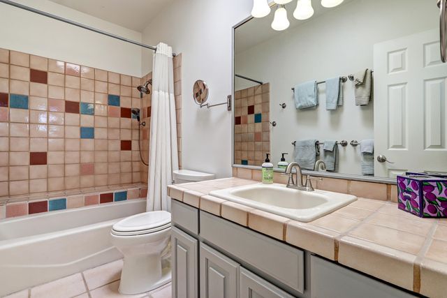 3004 Calle De Alamo NW, Albuquerque, NM 87104