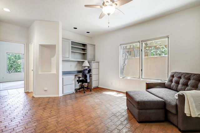 3004 Calle De Alamo NW, Albuquerque, NM 87104
