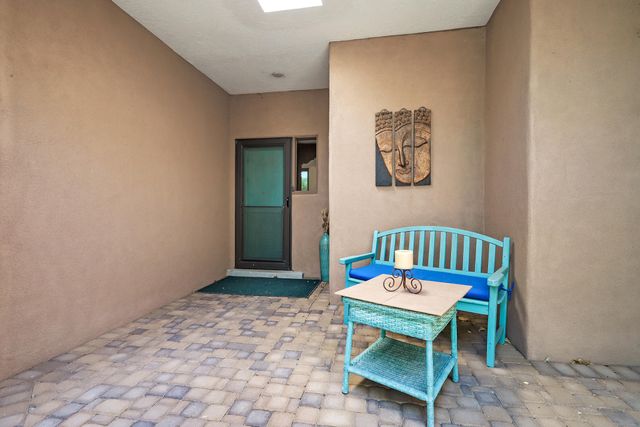 3004 Calle De Alamo NW, Albuquerque, NM 87104