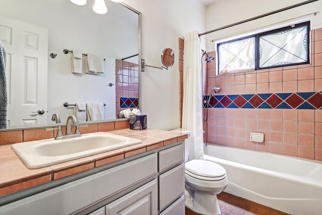 3004 Calle De Alamo NW, Albuquerque, NM 87104