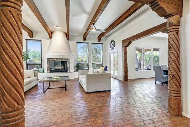 3004 Calle De Alamo NW, Albuquerque, NM 87104