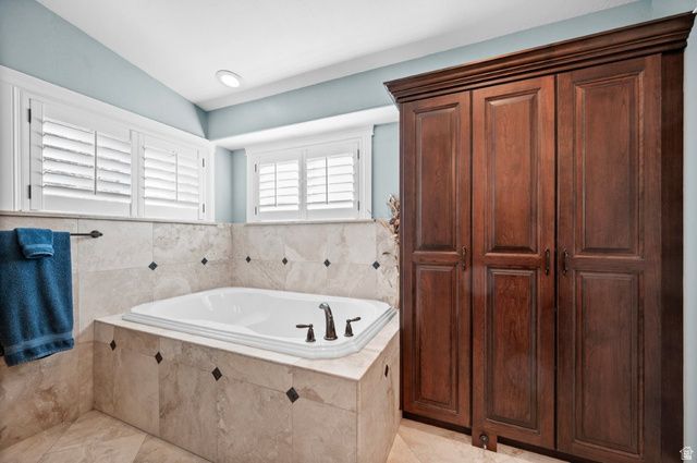 2671 S EDGEHILL DR, Bountiful, UT 84010