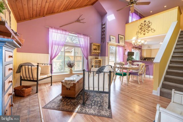 337 GREEN MEADOW LN, Horsham, PA 19044