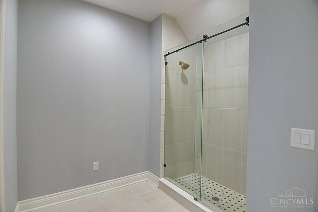 9460 Banyan Court, Centerville, OH 45458