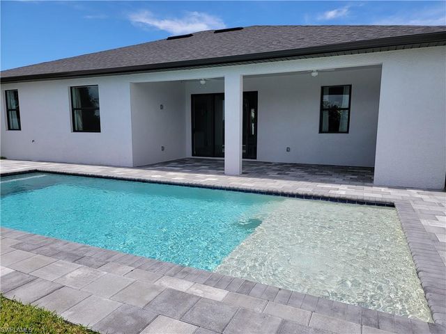 1132 SW 4th LN, Cape Coral, FL 33991