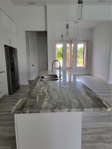 1132 SW 4th LN, Cape Coral, FL 33991