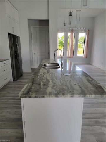 1132 SW 4th LN, Cape Coral, FL 33991