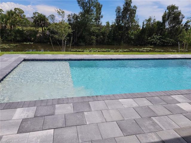 1132 SW 4th LN, Cape Coral, FL 33991