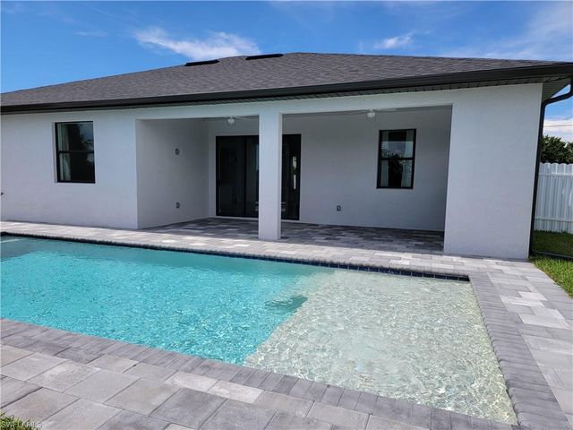 1132 SW 4th LN, Cape Coral, FL 33991