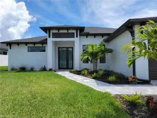 1132 SW 4th LN, Cape Coral, FL 33991