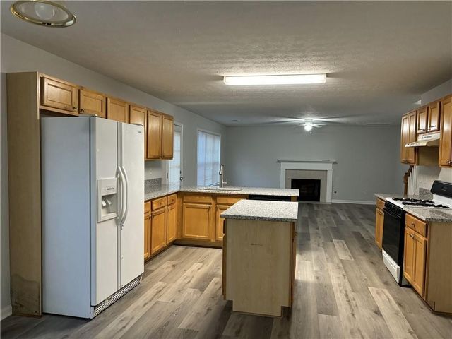 1564 Log Cabin Lane, Lawrenceville, GA 30045