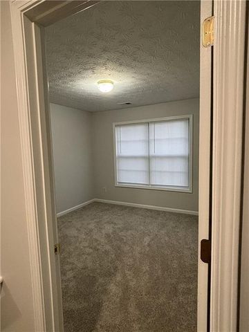 1564 Log Cabin Lane, Lawrenceville, GA 30045