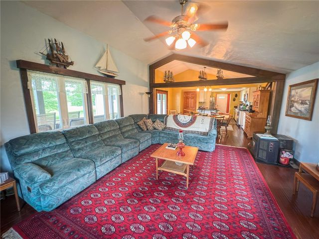 829 Saxonburg Rd, Jefferson Twp, PA 16002