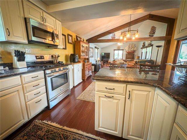 829 Saxonburg Rd, Jefferson Twp, PA 16002