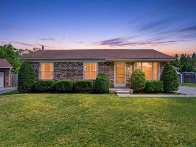 15637 Cox Street, Clinton Township, MI 48038