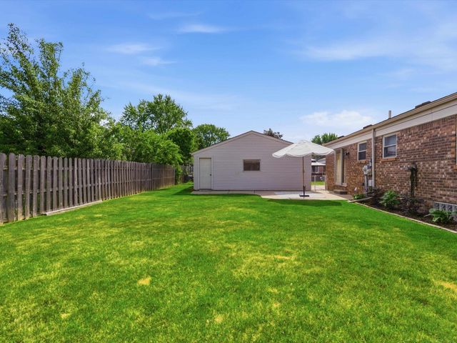 15637 Cox Street, Clinton Township, MI 48038