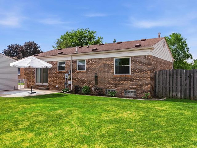 15637 Cox Street, Clinton Township, MI 48038