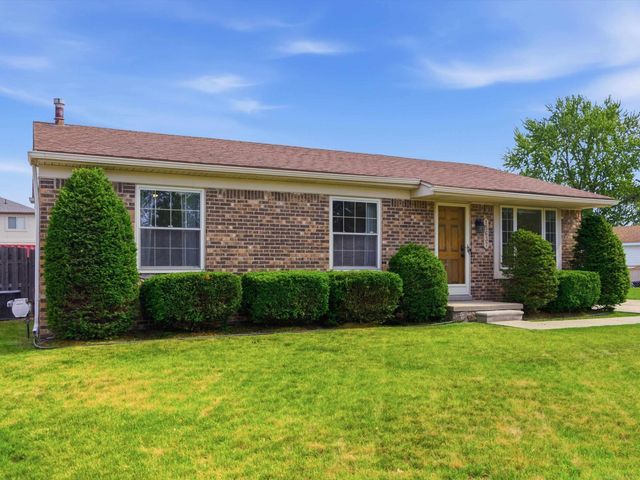 15637 Cox Street, Clinton Township, MI 48038