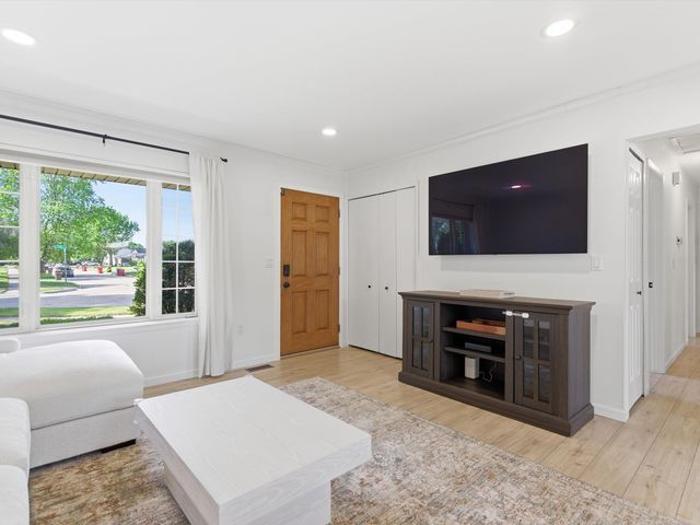 15637 Cox Street, Clinton Township, MI 48038