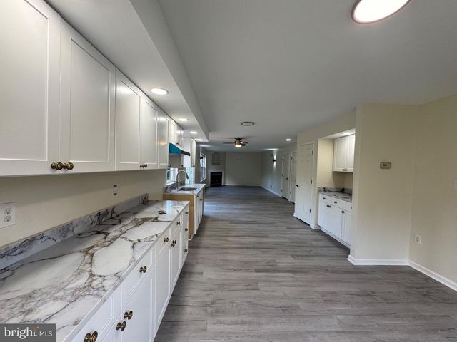 1199 ASHBOURNE DR, Reading, PA 19605