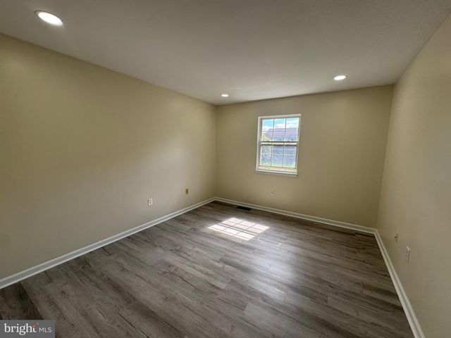 1199 ASHBOURNE DR, Reading, PA 19605