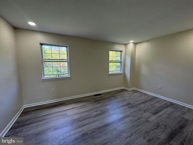1199 ASHBOURNE DR, Reading, PA 19605
