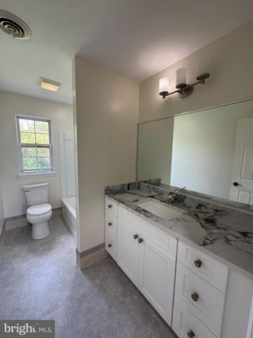 1199 ASHBOURNE DR, Reading, PA 19605