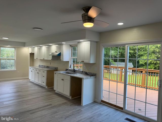 1199 ASHBOURNE DR, Reading, PA 19605