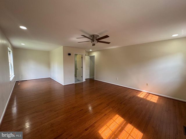 1199 ASHBOURNE DR, Reading, PA 19605