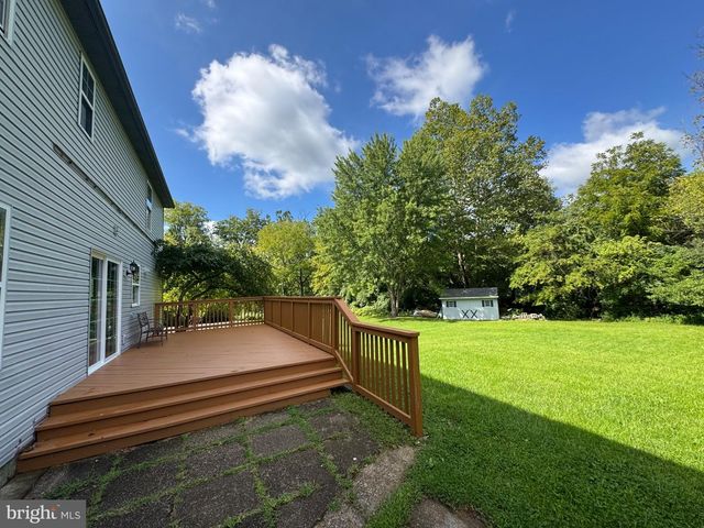 1199 ASHBOURNE DR, Reading, PA 19605