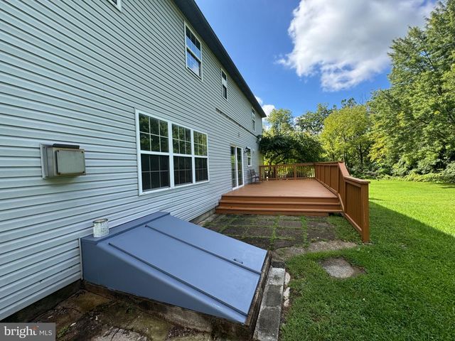 1199 ASHBOURNE DR, Reading, PA 19605