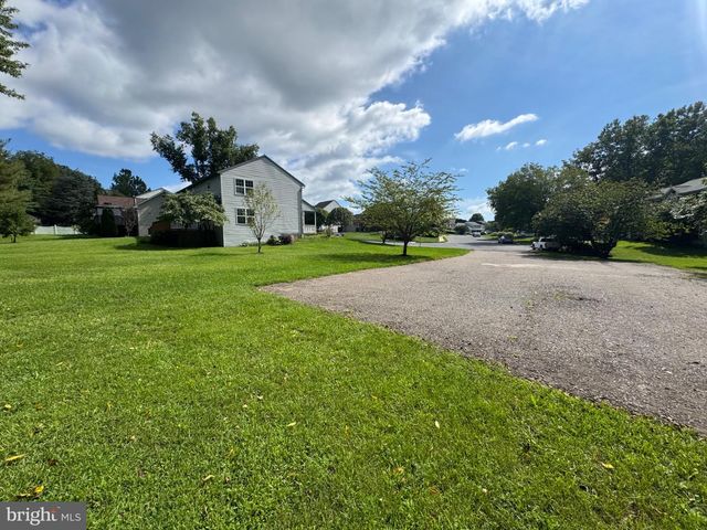 1199 ASHBOURNE DR, Reading, PA 19605