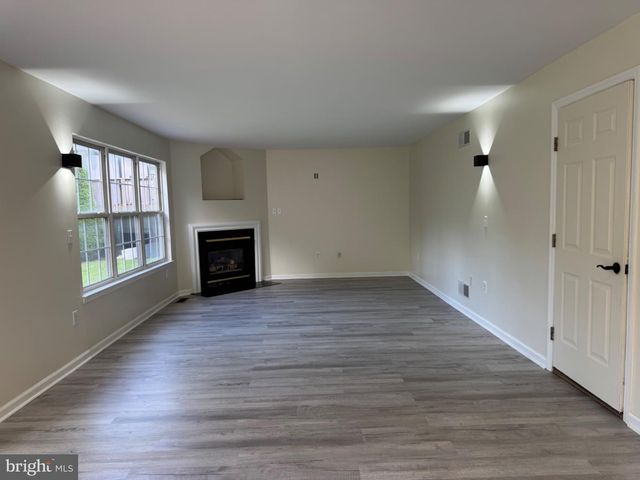 1199 ASHBOURNE DR, Reading, PA 19605