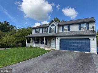 1199 ASHBOURNE DR, Reading, PA 19605